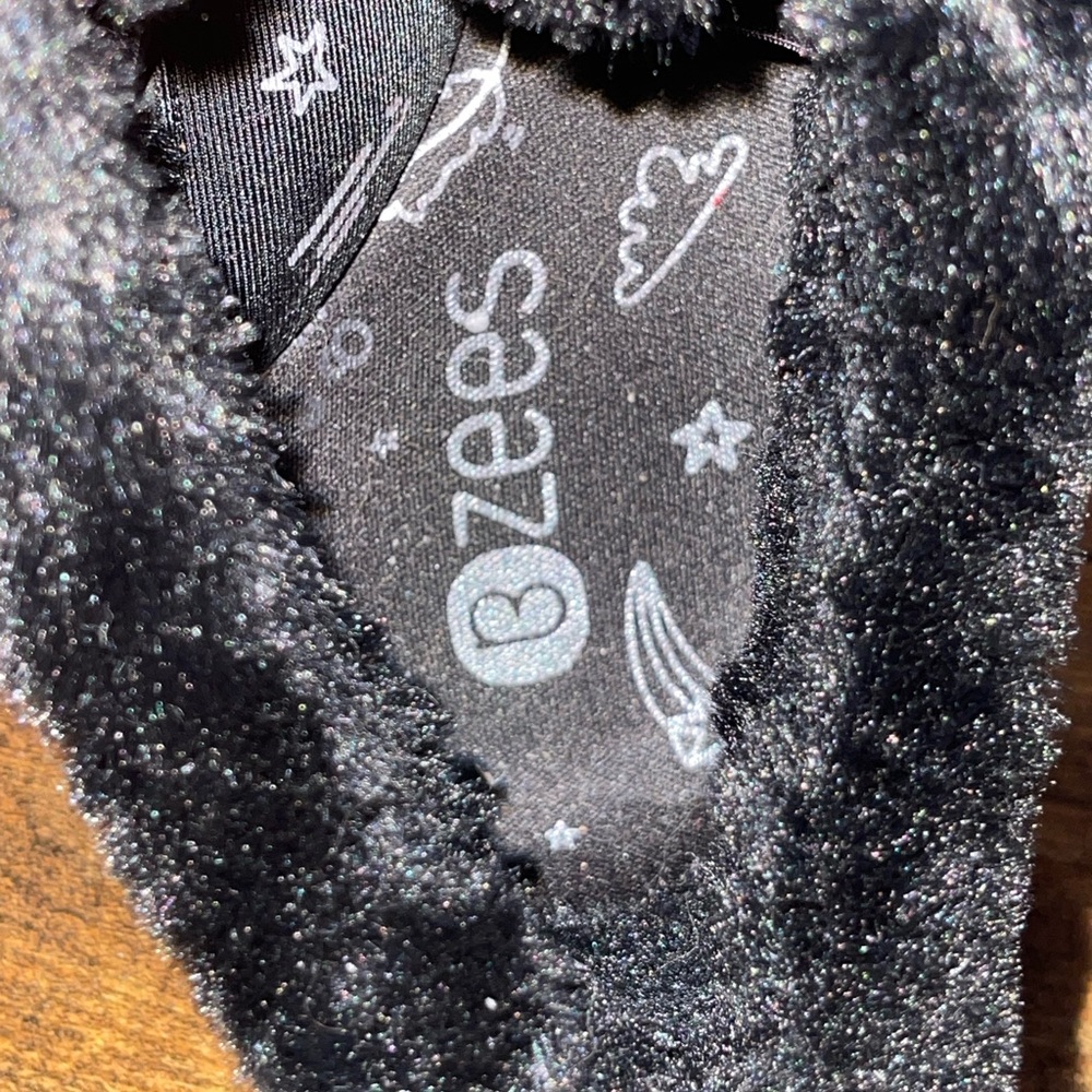 Bzees Golden Cloud 9 Washable Faux Fur-Lined Bootie Black - Picture 5 of 9